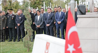 BAYRAM ARİFESİNDE ŞEHİTLİK ZİYARET EDİLDİ