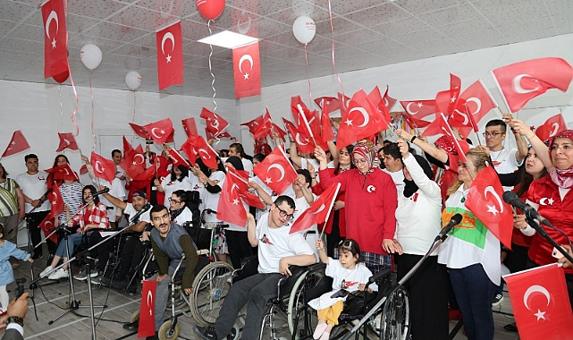 ÇOCUK OYUN KÖYÜ ANA KUCAĞI'NDA 23 NİSAN COŞKUYLA KUTLANDI