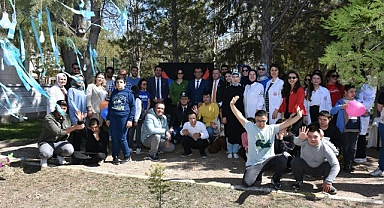 Her Çocuk Bir Renk, Her Renk Başka Güzel