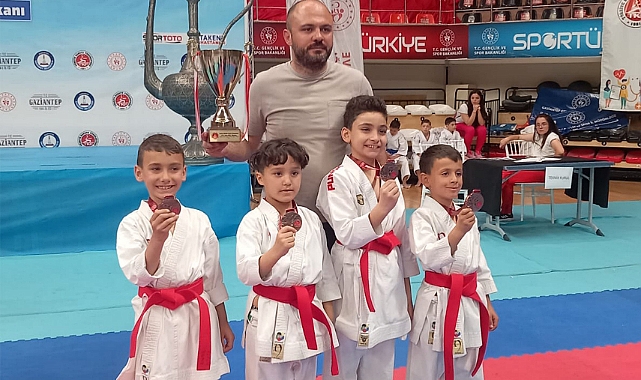 KARAMAN KARATE TAKIMINDAN BRONZ MADALYA
