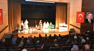 Dr. Sadık Ahmet İlkokulunun Velilerinden Değme Oyunculara Taş Çıkartan Sahne Performansı