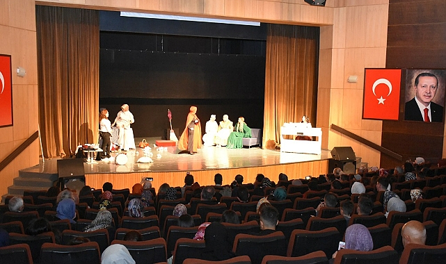 Dr. Sadık Ahmet İlkokulunun Velilerinden Değme Oyunculara Taş Çıkartan Sahne Performansı
