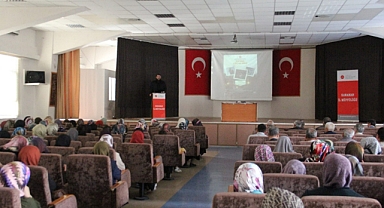 Karaman’da “Savaş, Göç ve Aile” Konulu Konferans Düzenlendi