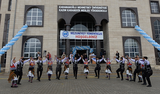 KMÜ ÖĞRENCİLERİNİN MEZUNİYET COŞKUSU