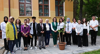 “Şiirlerin Kökleri ve Şairlerin İzinde Fidanlar” Konulu Proje Etkinliği