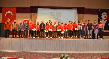 TÜRKİYE’NİN GURURU SPORCULAR KMÜ’DE ÖĞRENCİLERLE BULUŞTU
