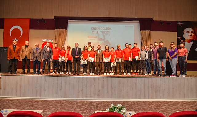 TÜRKİYE’NİN GURURU SPORCULAR KMÜ’DE ÖĞRENCİLERLE BULUŞTU