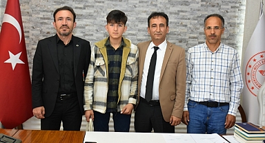 Yusuf Göral, Türkiye Finaline Doğru Yürüyüşünde İl Milli Eğitim Müdürünü Ziyaret Etti