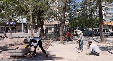 PARK VE YEŞİL ALANLARDA YENİLEME ÇALIŞMALARI DEVAM EDİYOR