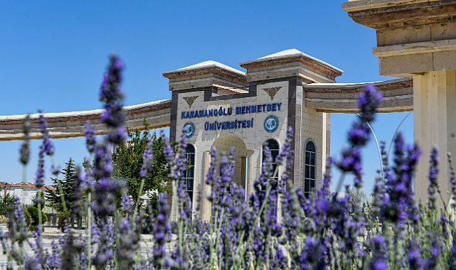 ENGELSİZ ÜNİVERSİTE ÖDÜLLERİ KAPSAMINDA KMÜ’YE 5 BAYRAK