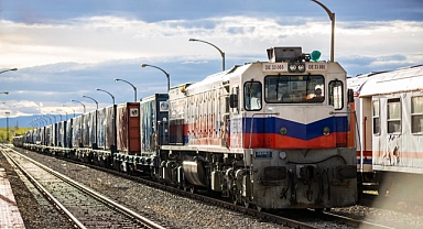 DEMİRYOLU YÜK TAŞIMACILIĞININ YARIYA YAKINI İLTİSAK HATLARI İLE