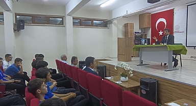 Eğitim ve Kariyer Üzerine: Rıfat İnanç, Karaman’da Gençlerle Buluştu