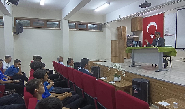 Eğitim ve Kariyer Üzerine: Rıfat İnanç, Karaman’da Gençlerle Buluştu