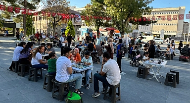 KARAMAN’DA “SOKAKTA SATRANÇ VAR” ETKİNLİĞİNE YOĞUN İLGİ