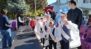 İmam-ı Rabbani Camii Gençlik Merkezin'de Sünnet Merasimi Düzenlendi