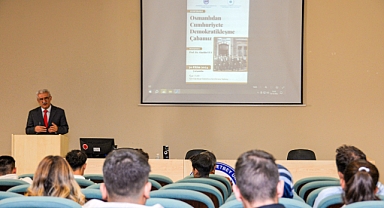 KMÜ’DE ‘OSMANLIDAN CUMHURİYETE DEMOKRATİKLEŞME ÇABAMIZ’ KONULU KONFERANS