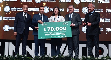 “TEKNOLOJİDE, DİJİTALDE VE YAPAY ZEKADA GÜÇLÜ OLMAMIZ LAZIM”
