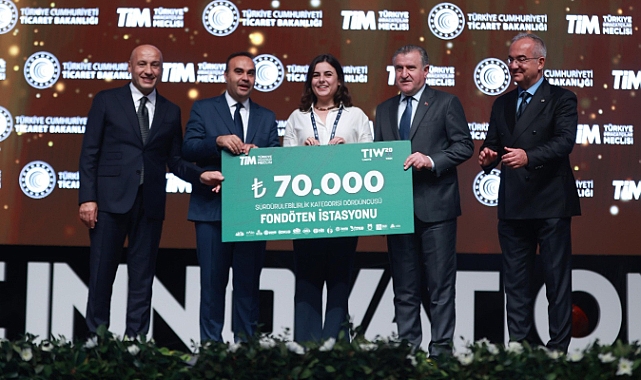 “TEKNOLOJİDE, DİJİTALDE VE YAPAY ZEKADA GÜÇLÜ OLMAMIZ LAZIM”