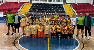 29 EKİM CUMHURİYET KUPASI HENTBOL MÜSABAKALARI TAMAMLANDI