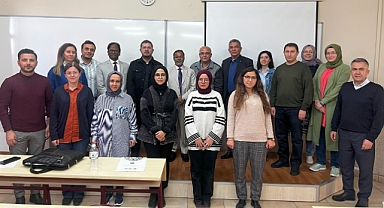 HİNDİSTANLI BİLİM İNSANLARI KMÜ’YE KONUK OLDU