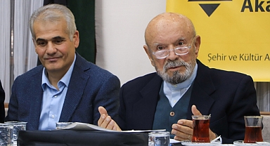 Karaman’da Şehir ve Kültür Akademisi’nde Kamil Uğurlu ile Edebiyat Dolu Bir Söyleşi Gerçekleşti