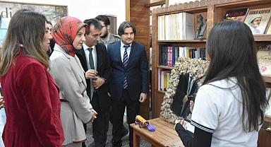 Atık Malzemeler Öğrencilerin Ellerinde Sanat Eserine Dönüştü