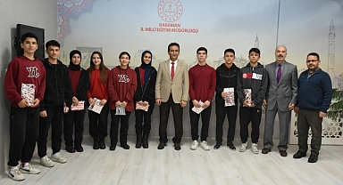 İl Müdürü Çalışkan, Yunuskent Mehmet Akif Ersoy Anadolu Lisesi Öğrencilerini Ağırladı