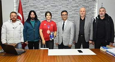 Karaman’ın Gururu Ayşenur Keskin, Dünya Arenasında Tarih Yazdı