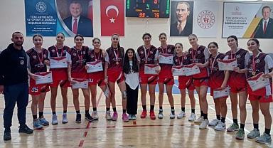 BASKETBOL GRUP MÜSABAKALARINDA YARI FİNALE ÇIKAN TAKIMLAR BELLİ OLDU