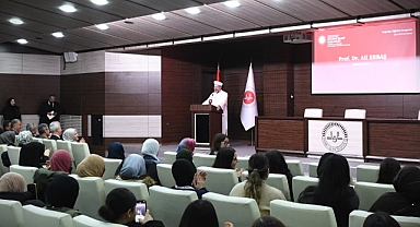“Gençlerimizi İslam ahlakıyla iç içe yetiştirmeye çalışıyoruz”