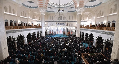 Miraç Kandili tüm yurtta dualarla idrak edildi