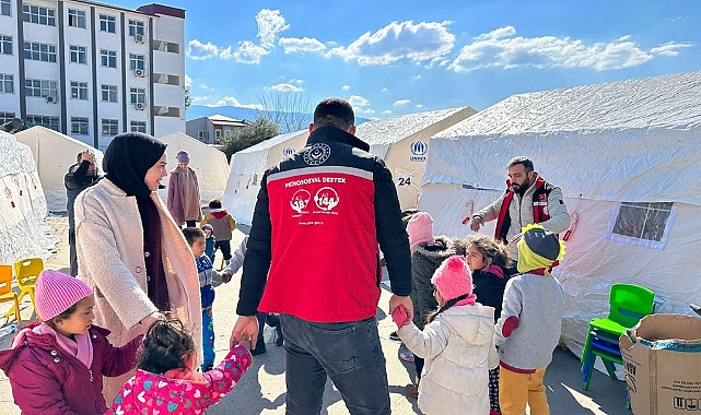 Depremzede 1912 çocuktan 1879'u ailesine teslim edildi