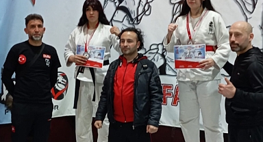 KARAMANLI SPORCULAR TÜRKİYE JUJİTSU ŞAMPİYONASI’NDAN MADALYALARLA DÖNDÜ