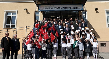 180 Okuldaki 11 Binden Fazla Öğrenci İlk Mektuplarını Mehmetçiğe Yazdı