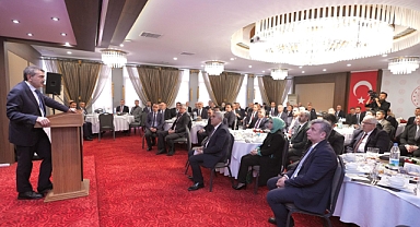81 İLİN MİLLÎ EĞİTİM MÜDÜRÜYLE İFTAR PROGRAMINDA BİR ARAYA GELDİ