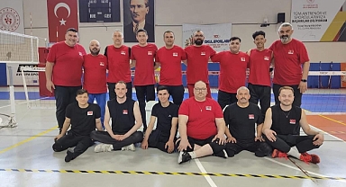 OTURARAK VOLEYBOL ERKEK VE KADIN MİLLİ TAKIMLARI AVRUPA ŞAMPİYONASI İÇİN KARAMAN’DA KAMPA GİRDİ