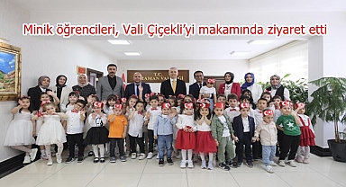 Minik öğrencileri, Vali Çiçekli’yi makamında ziyaret etti