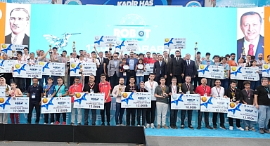 17. ULUSLARARASI MEB ROBOT YARIŞMASI ÖDÜL TÖRENİ GERÇEKLEŞTİRİLDİ