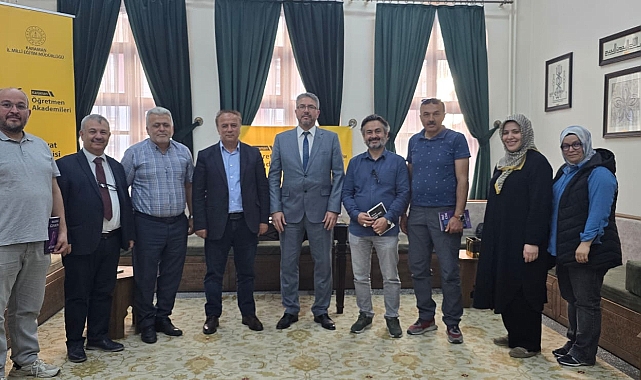 Ali Emre, Edebiyat Akademisi'nde Öğretmenlerle Buluştu