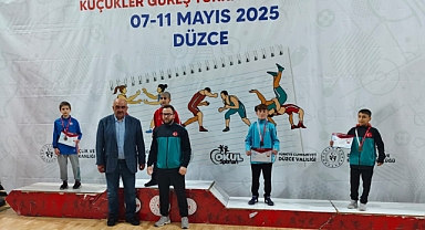 KARAMANLI GÜREŞÇİLER TÜRKİYE ŞAMPİYONASI’NDA DERECEYLE DÖNDÜ