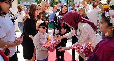 Özel Öğrenciler Düşlerini Tuvale Taşıdı