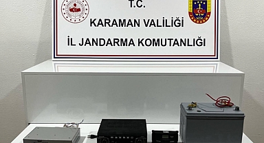 KARAMAN'DA MESCİTTEN HIRSIZLIK YAPAN ŞÜPHELİLER JANDARMADAN KAÇAMADI
