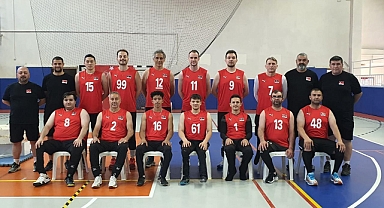 OTURARAK VOLEYBOL MİLLİ TAKIMI, KARAMAN KAMPINI TAMAMLAYARAK BERLİN YOLCUSU OLDU