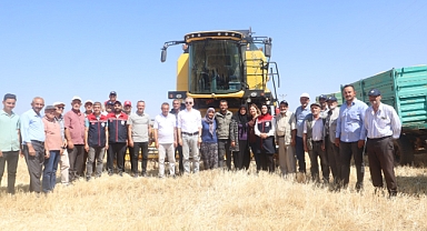 Yollarbaşı Köyünde Arpa Hasadı Gerçekleştirildi