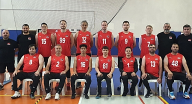 OTURARAK VOLEYBOL MİLLİ TAKIMI AVRUPA ŞAMPİYONASI ÖNCESİ KARAMAN KAMPINI TAMAMLADI