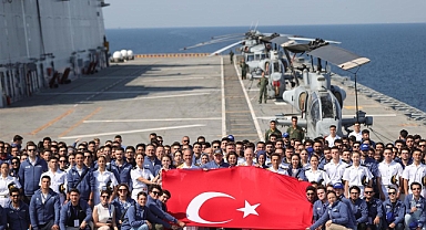 350 Genç, TCG Anadolu ile Çanakkale’den İstanbul’a “Zafer Yolculuğu”na Katıldı