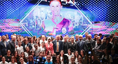 “Kristal Ayaklar Ödülleri” Sahiplerini Buldu