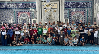 Kur’an’a Geçen 50 Öğrenci İçin Camide Tören Düzenlendi