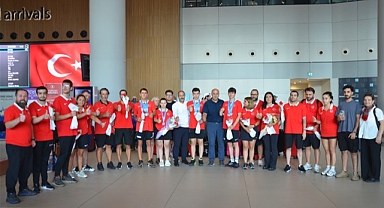 Türkiye Özel Sporcular Yüzme Milli Takımı Tayland’dan 12 Madalya ile Döndü