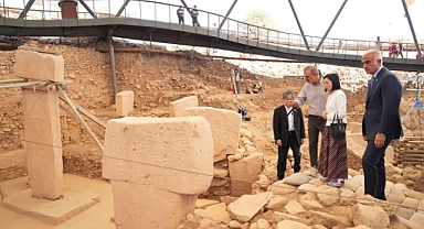 Göbeklitepe'de 12 Bin Yıllık Hafıza Yeniden Canlandı: İnsan Heykeli Bulundu